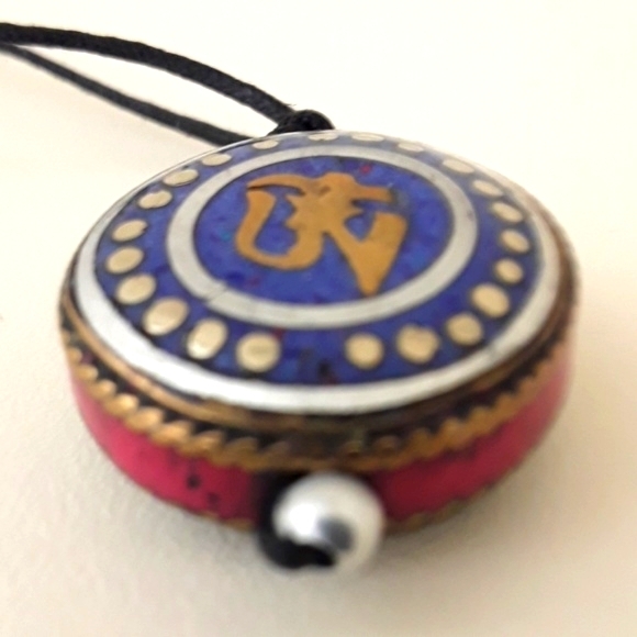 OM SYMBOL NECKLACE - Picture 4 of 8